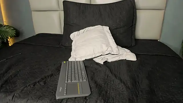 TSExoticFuck live sex cam