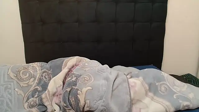 CaramelBootty's cam snapshot