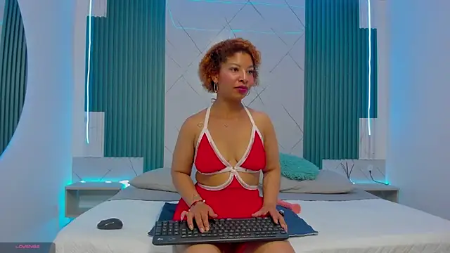 Shantall-blue's cam snapshot