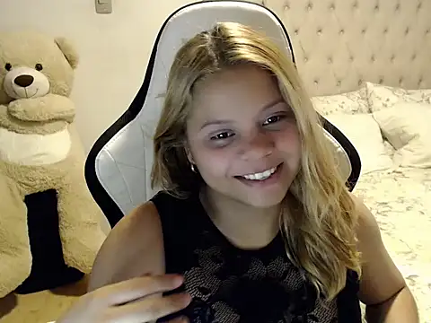 cristalhdoll's cam snapshot