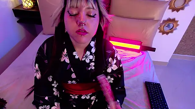 Charlotte_Myers live sex cam