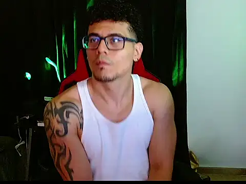 Logan0626's cam snapshot