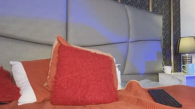 DaphneBlacke's cam snapshot