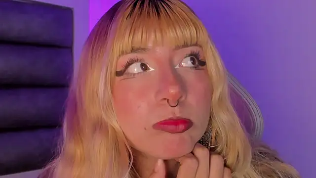 adhalee_js's cam snapshot