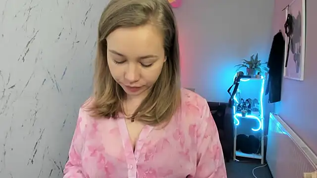 holly_xglam's cam snapshot