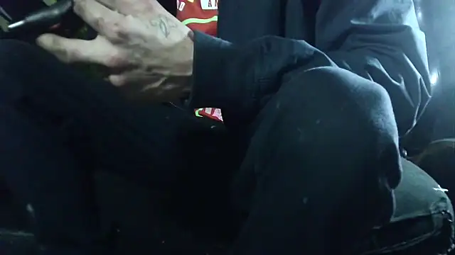 ILOVEhairywoman live sex cam