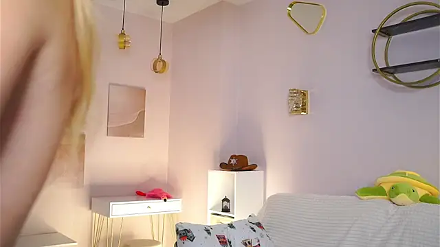 SunnivaCovil live sex cam