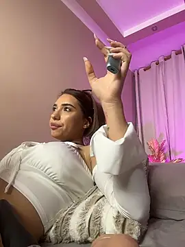 ItalianGirl live sex cam