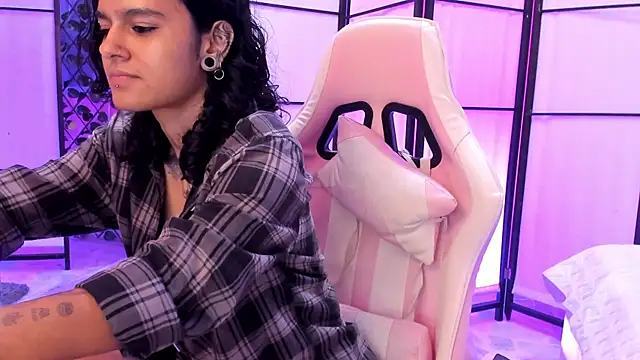 Julianne_7's cam snapshot