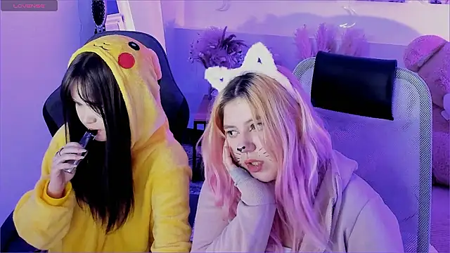 Elainebeness's cam snapshot