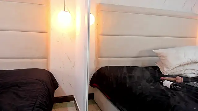 Miablosoom's cam snapshot