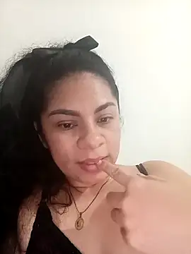 luna_pinky live sex cam