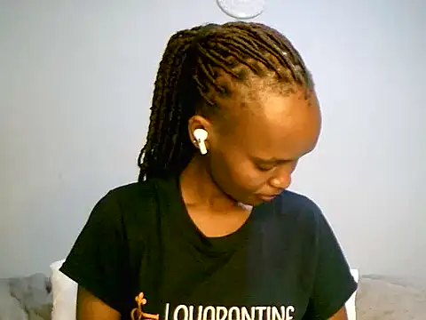 pretty_maja's cam snapshot