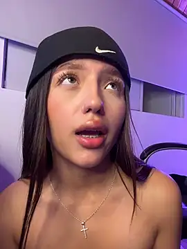 Sofia18_pinkk live sex cam