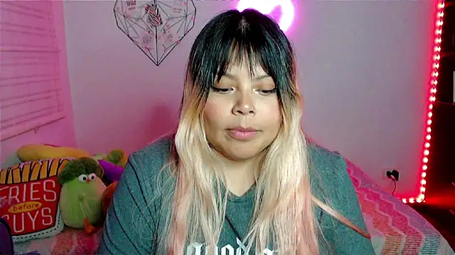 EllieMoonX's cam snapshot