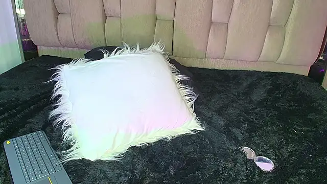 PauletteSanderss's cam snapshot