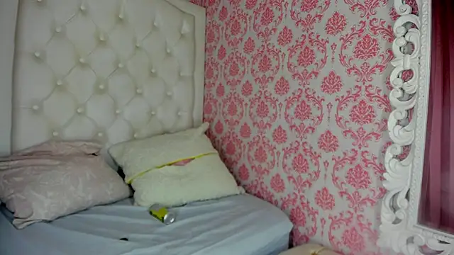 MelanySweett's cam snapshot