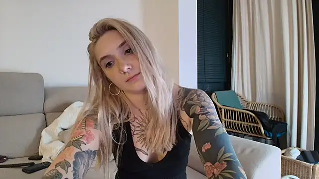 tattoobbgirl live sex cam