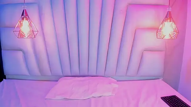 IrinaVoshh_'s cam snapshot