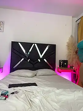 AlahiaFrequency's cam snapshot