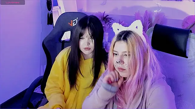 Elainebeness's cam snapshot