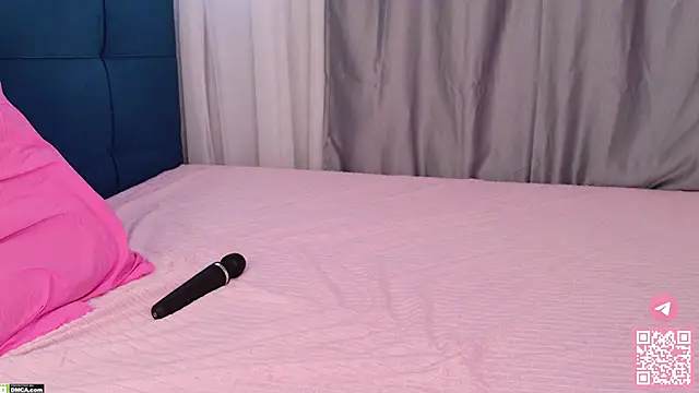 Pinky_poetry's cam snapshot