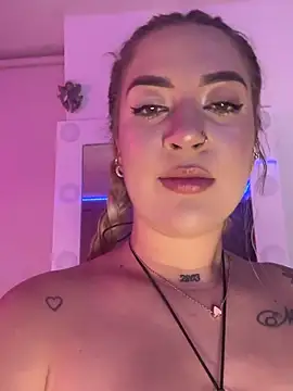 AlyonaWester_'s cam snapshot