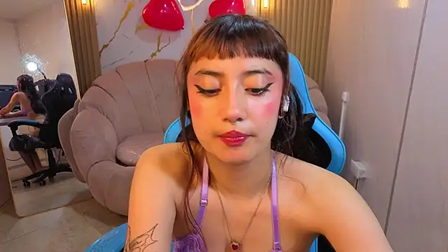 Lunara_b's cam snapshot