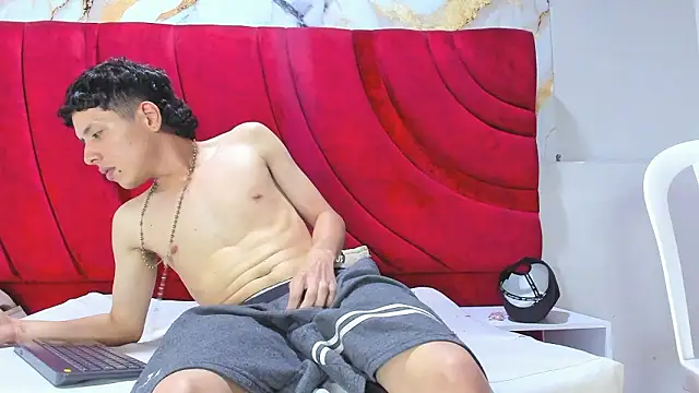 ESTEBAN_2102 live sex cam