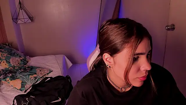 Emilybeltons's cam snapshot