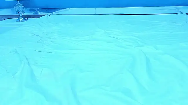 AlaiaDew's cam snapshot