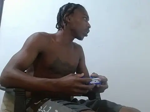 Larry-n-clouds live sex cam