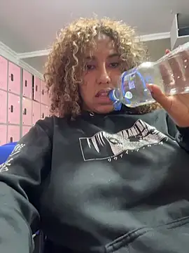 lauraltt live sex cam