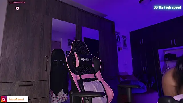 MissMoonn1 live sex cam