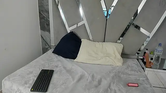 aishaxht's cam snapshot