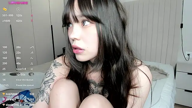 Dark_Ester live sex cam