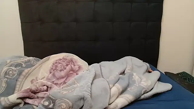 CaramelBootty's cam snapshot