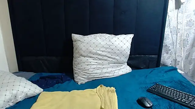 Peachesx25's cam snapshot