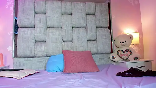 ellie_doll1's cam snapshot