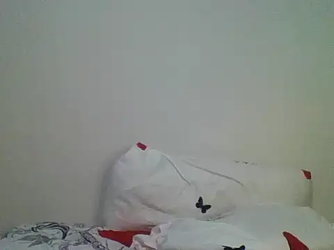 SexyElodie01's cam snapshot