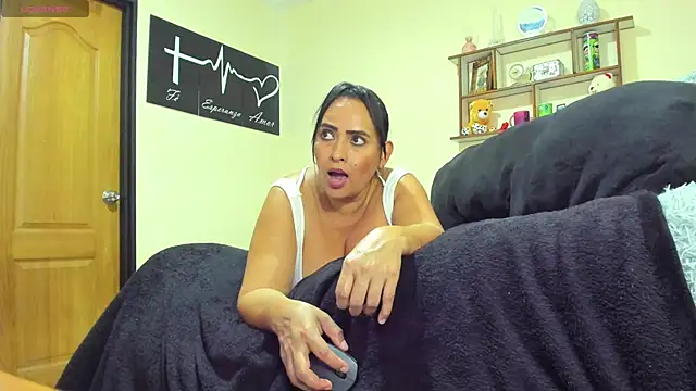 anie_milf1 live sex cam