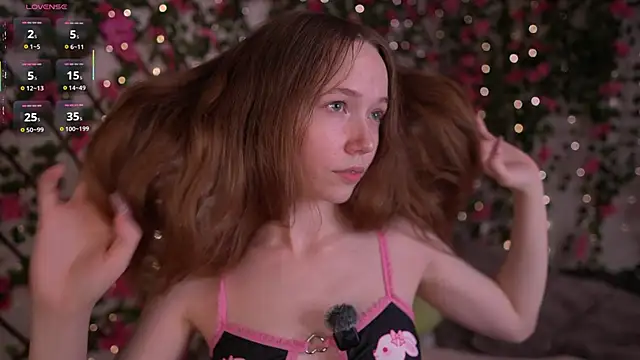 Petite_Polly's cam snapshot