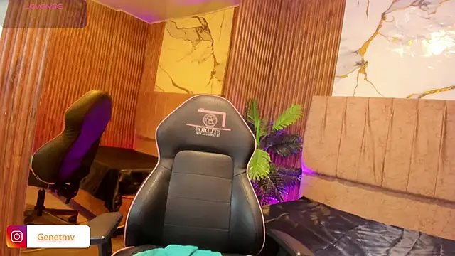 Roxanne_tay live sex cam