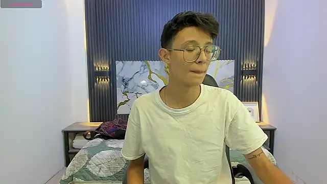 SantiagoRusso18 live sex cam