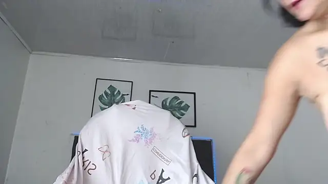 selena_yourmilf live sex cam