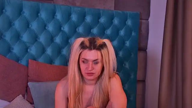 NayaBliss's cam snapshot