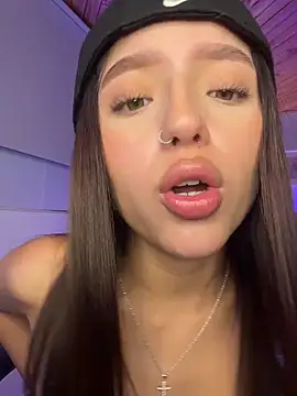 Sofia18_pinkk live sex cam