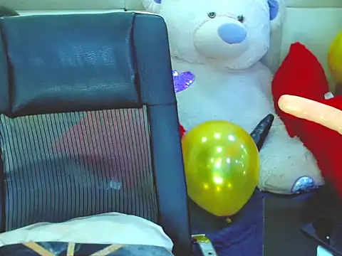 NharaBigCock live sex cam