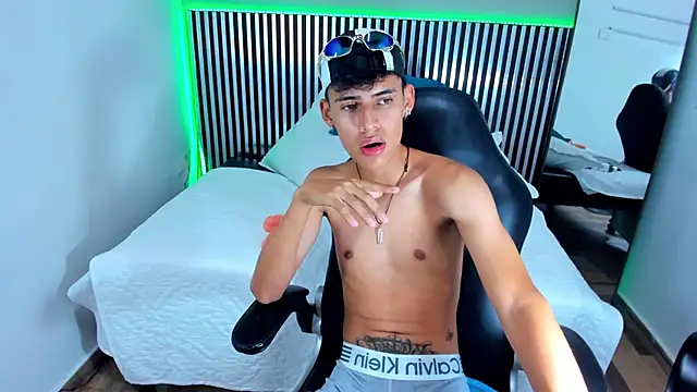 Astaroth_Grigori live sex cam