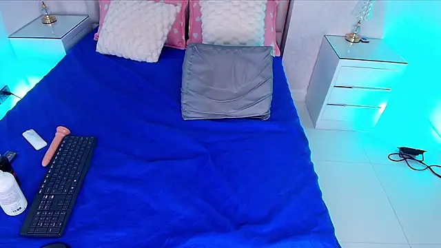 alanarose18's cam snapshot